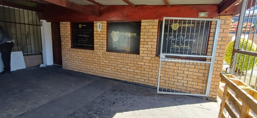 To Let commercial Property for Rent in Greenfields Eastern Cape